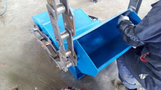 斗提機(jī)更換鏈條