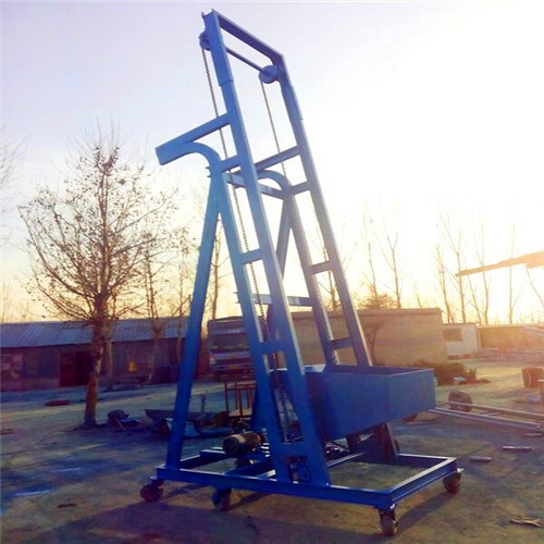 自動(dòng)卸料翻斗式提升機(jī) 自動(dòng)卸料翻斗式提升機(jī)