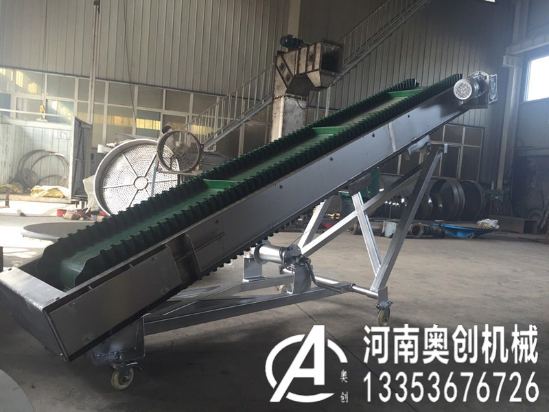 移動(dòng)式擋邊皮帶輸送機(jī)詳解