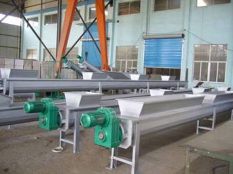 螺旋輸送機(jī)多臺(tái)展示 螺旋輸送機(jī)多臺(tái)展示