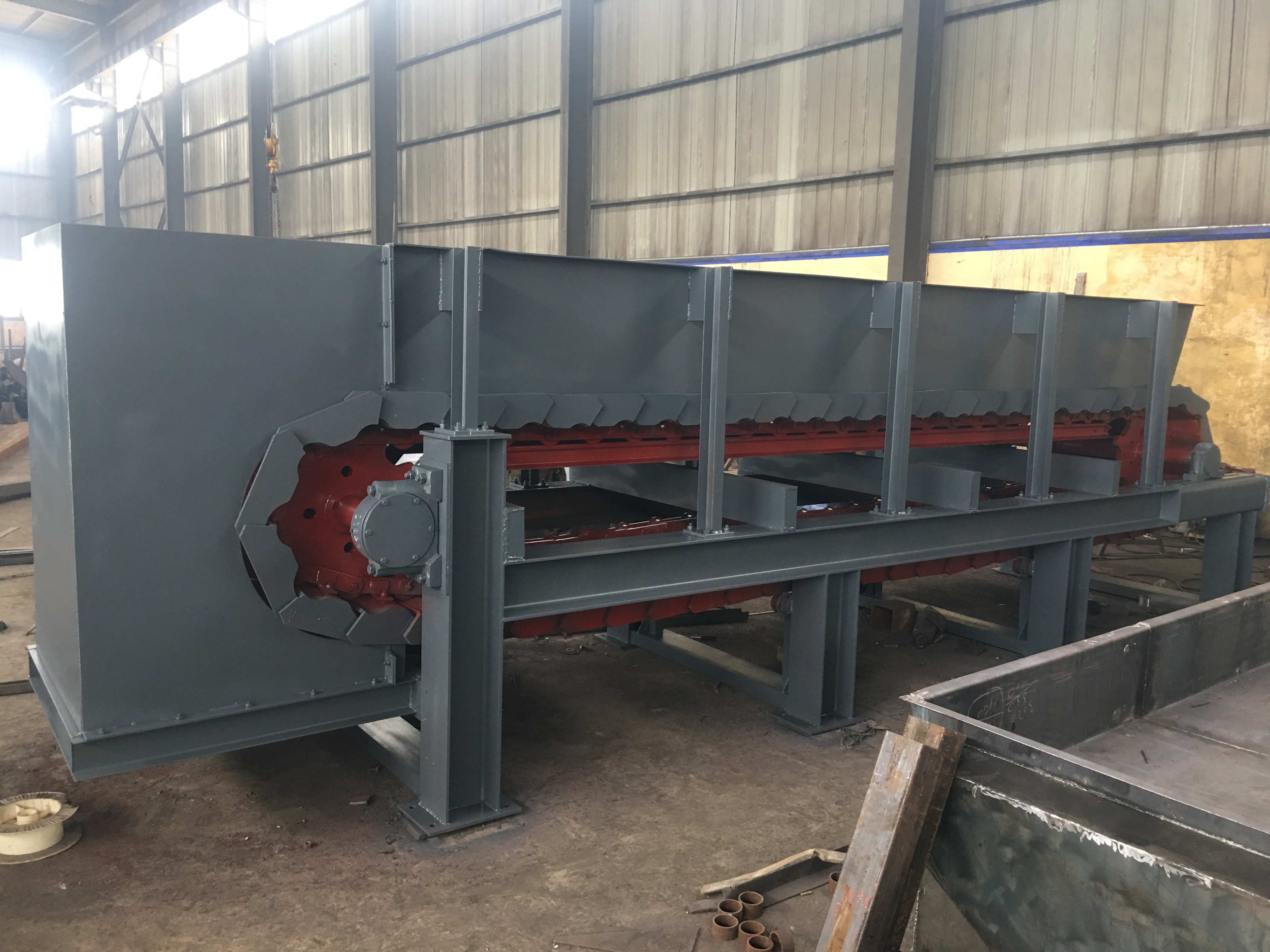 鏈板輸送機生產廠家展示現(xiàn)貨