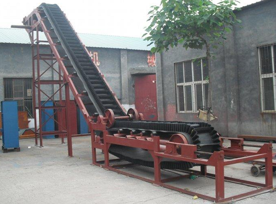 大傾角皮帶輸送機(jī)生產(chǎn)廠家展示 大傾角皮帶輸送機(jī)生產(chǎn)廠家展示