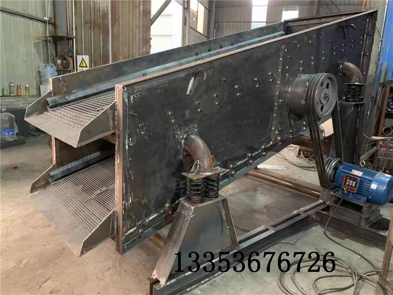 石料振動(dòng)篩分機(jī)喂料不勻稱(chēng)會(huì)造成哪些原因？1