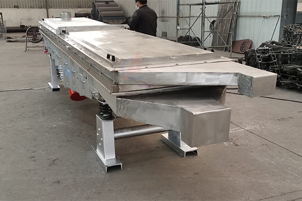 土豆使用直線篩進(jìn)行分級(jí)